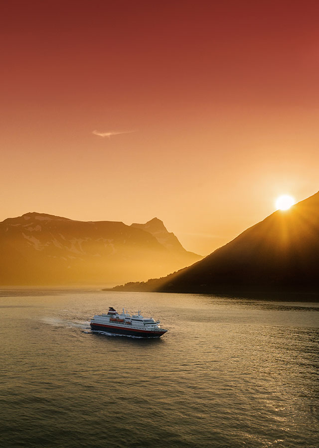 640x900_hurtigruten.jpg